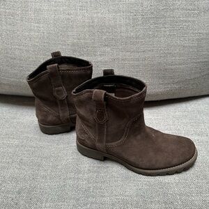 Timberland | Women’s Short Brown Suede Ankle Waterproof Boots Size 8.5